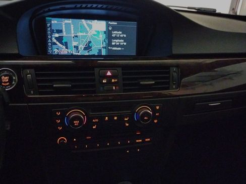 Used 2013 BMW 328i Convertible image 30