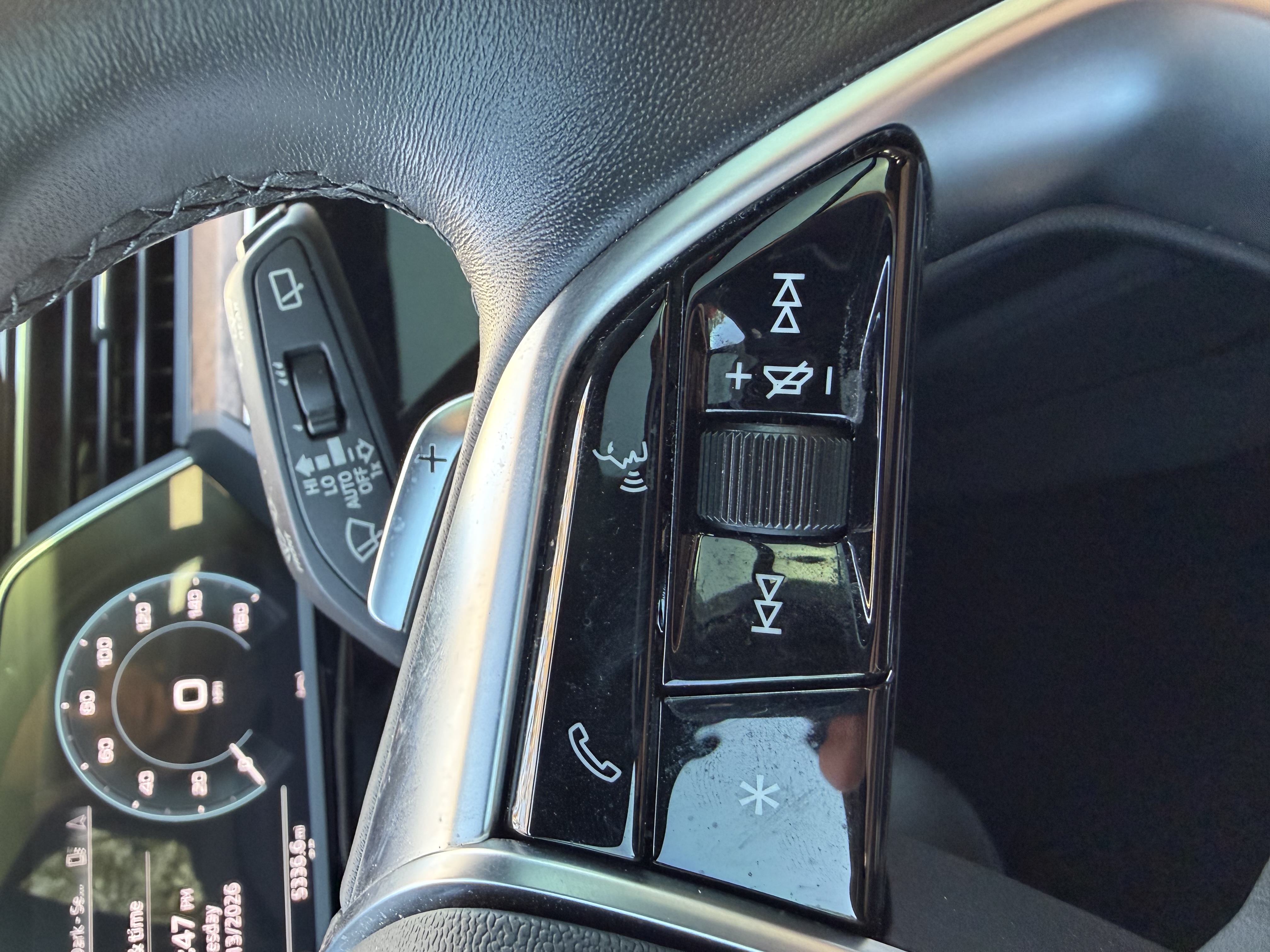 Used 2022 Audi e-tron Premium AWD/4WD image 16