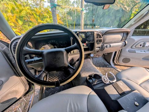 Used 1999 Chevrolet Tahoe 4WD 2-Door w/ Preferred Equipment Group image 11