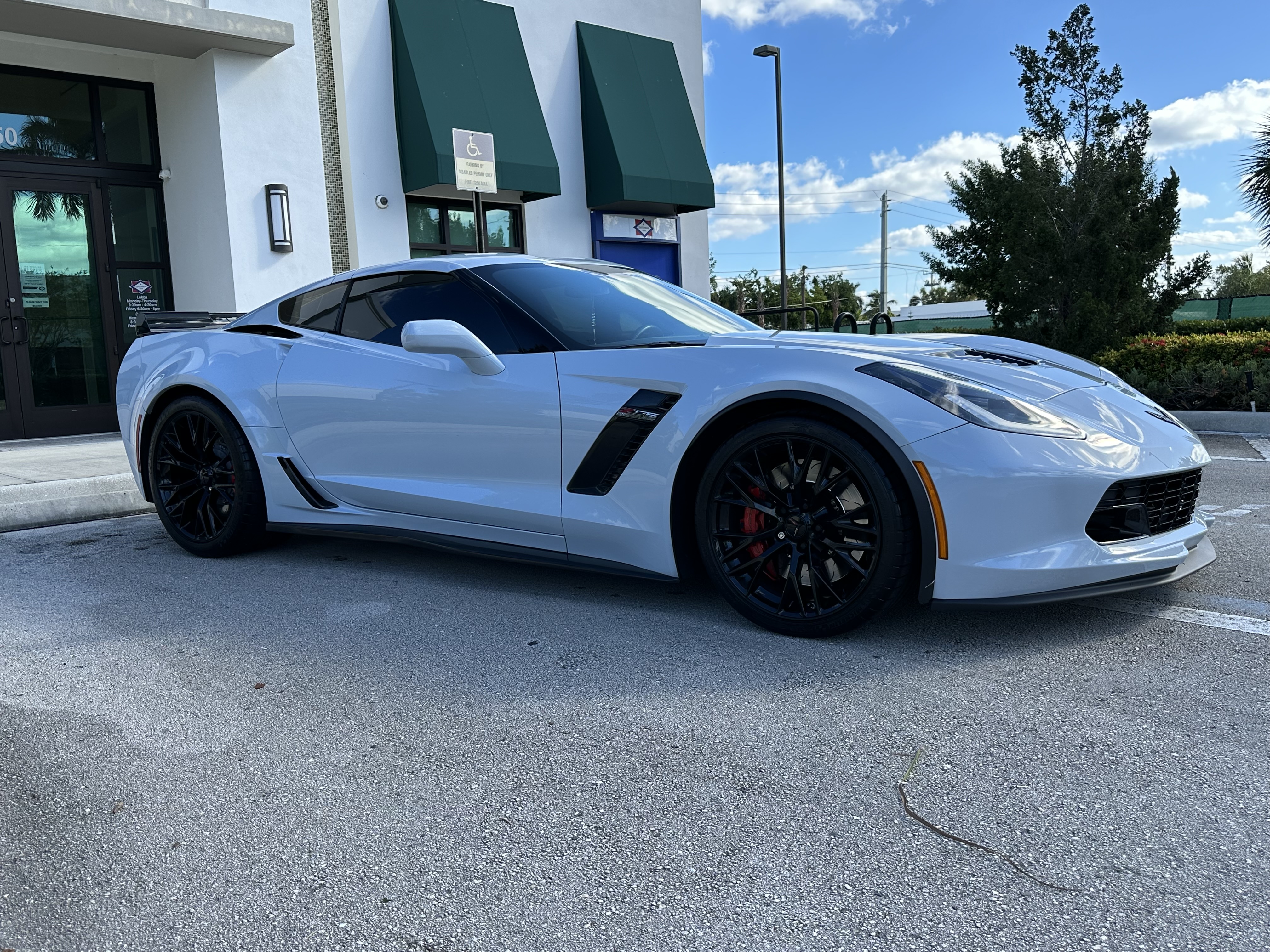 Used 2019 Chevrolet Corvette Z06 RWD image 5