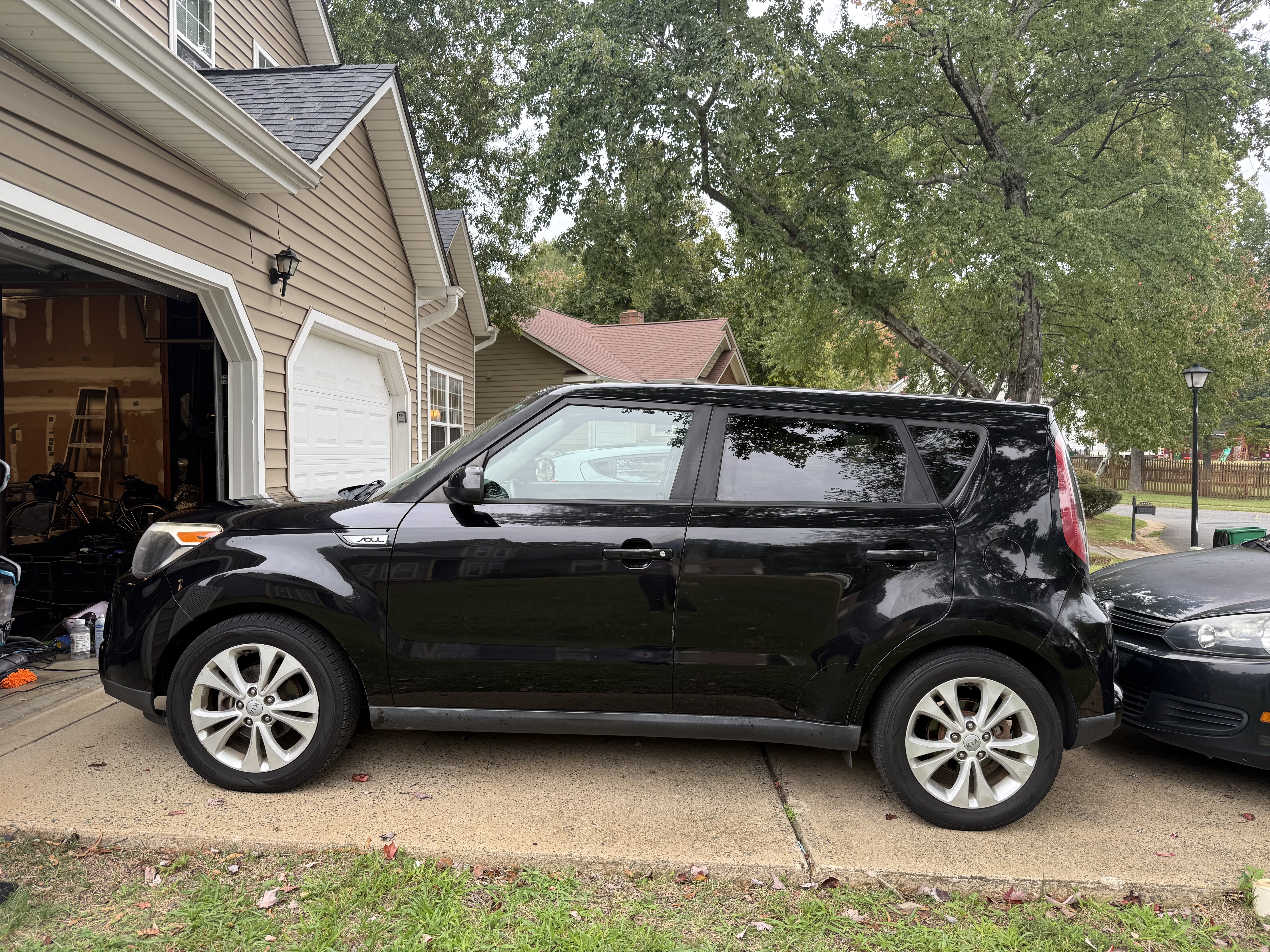 Used 2016 Kia Soul + FWD image 4