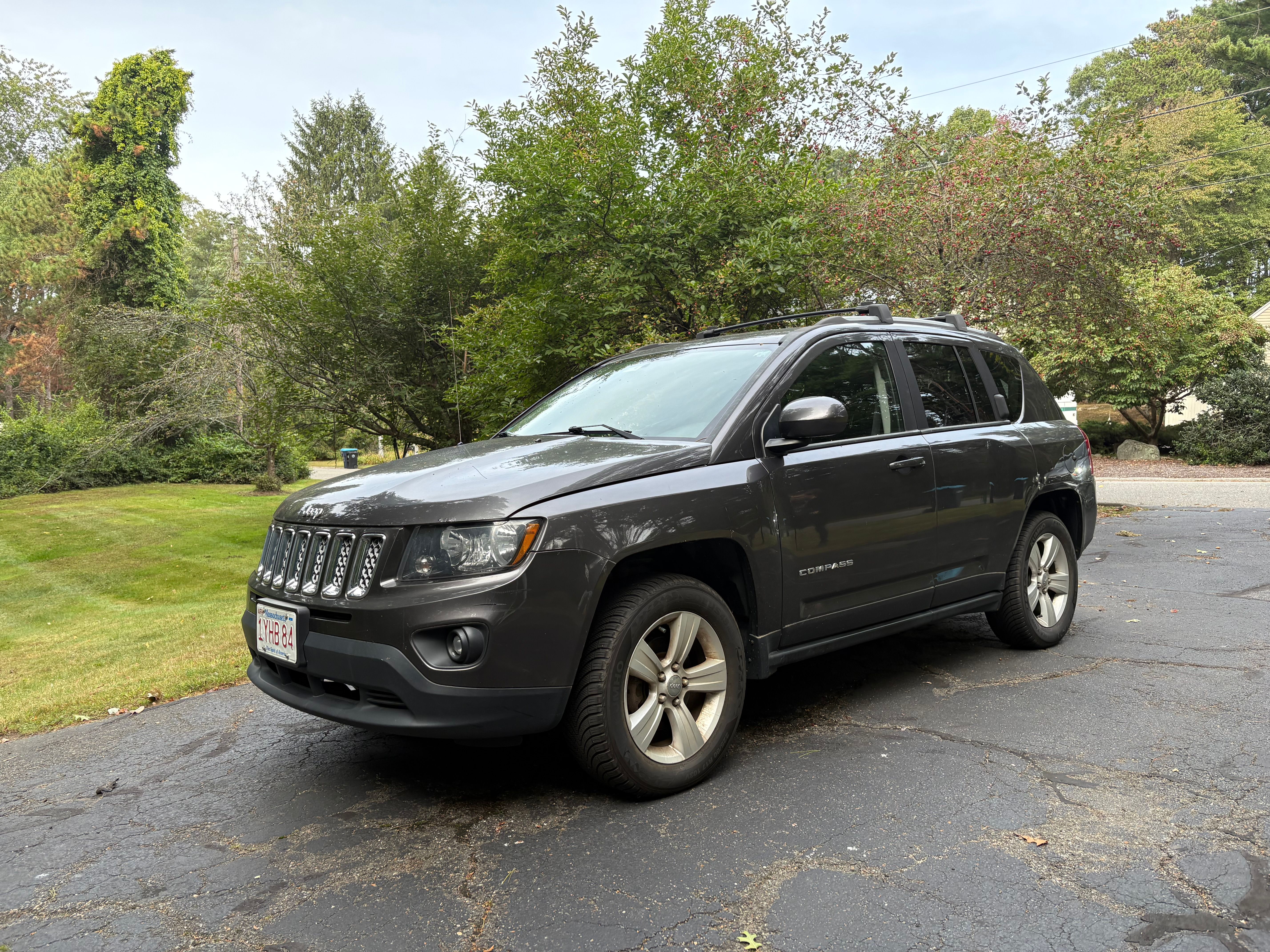 Used 2015 Jeep Compass Latitude AWD/4WD image 1