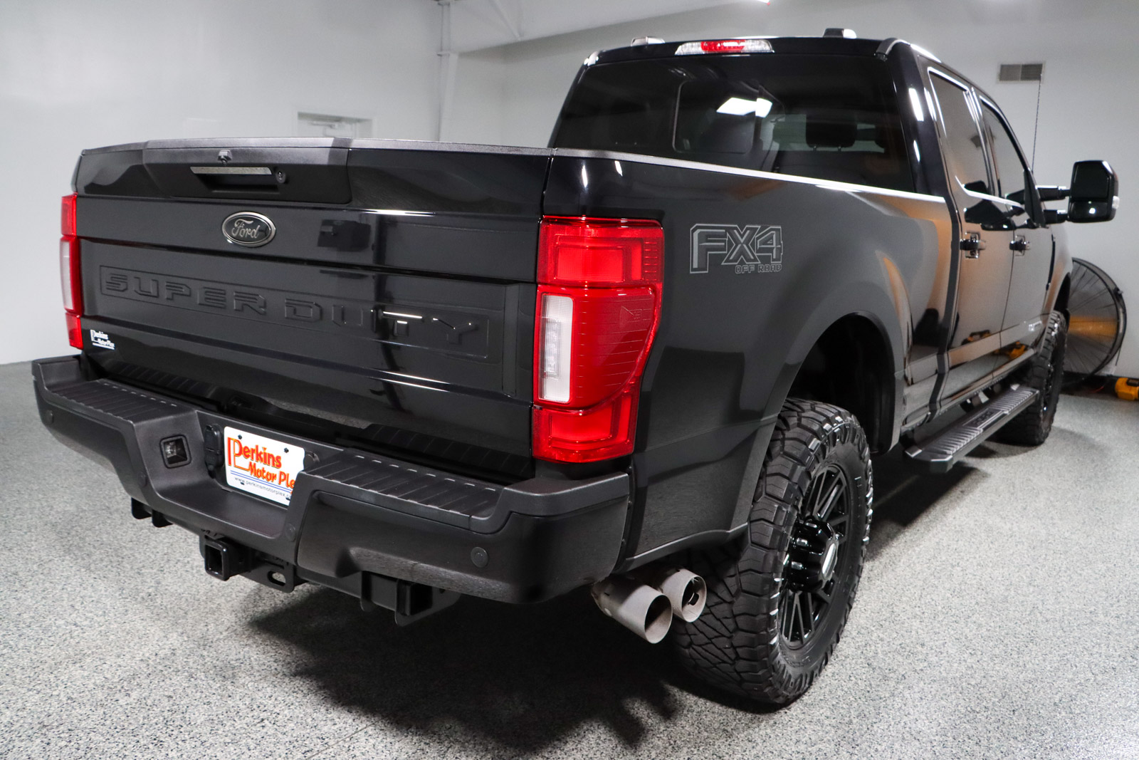 Used 2022 Ford F250 Lariat w/ Black Appearance Pkg AWD/4WD image 25