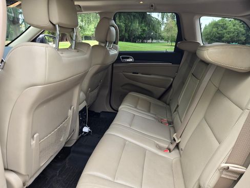Used 2019 Jeep Grand Cherokee Limited w/ Luxury Group II AWD/4WD image 10