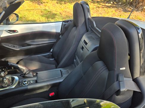 Used 2016 MAZDA MX-5 Miata Club image 7