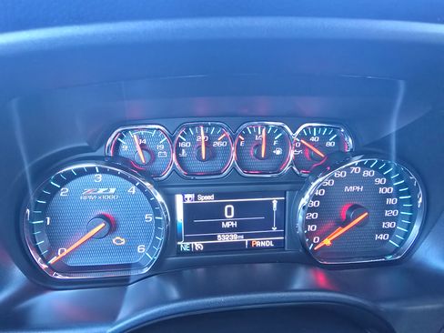 Used 2018 Chevrolet Silverado 1500 LT w/ All Star Edition image 15