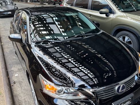 Used 2012 Lexus CT 200h 200h Hatchback 4D image 1