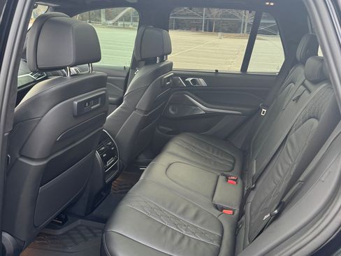 Used 2020 BMW X5 M50i w/ Executive Package image 10