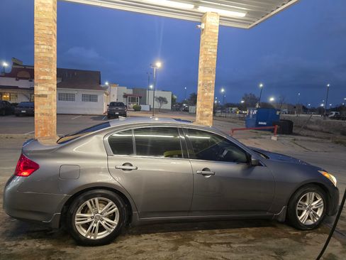 Used 2013 INFINITI G37 Journey w/ Premium Pkg image 4