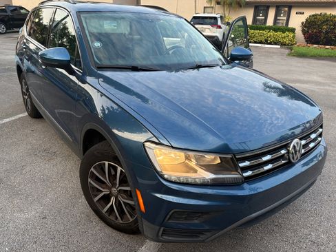 Used 2018 Volkswagen Tiguan SE w/ Panoramic Sunroof Package FWD image 6