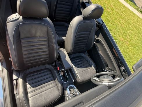 Used 2014 Volkswagen Beetle 1.8T FWD image 28