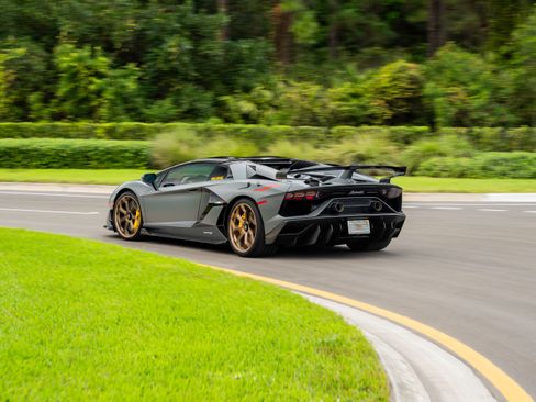 Used 2021 Lamborghini Aventador SVJ AWD/4WD image 1