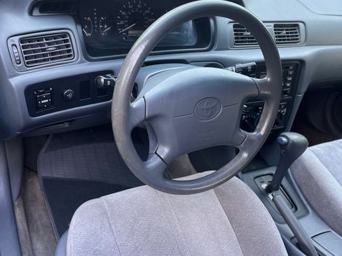 Used 1999 Toyota Camry XLE FWD image 5
