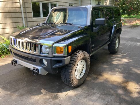 Used 2009 HUMMER H3 Luxury AWD/4WD image 4