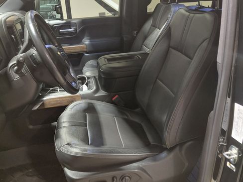Used 2020 Chevrolet Silverado 2500 High Country image 6