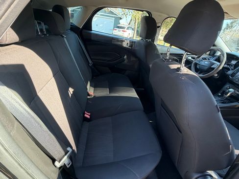 Used 2016 Ford Focus SE image 12
