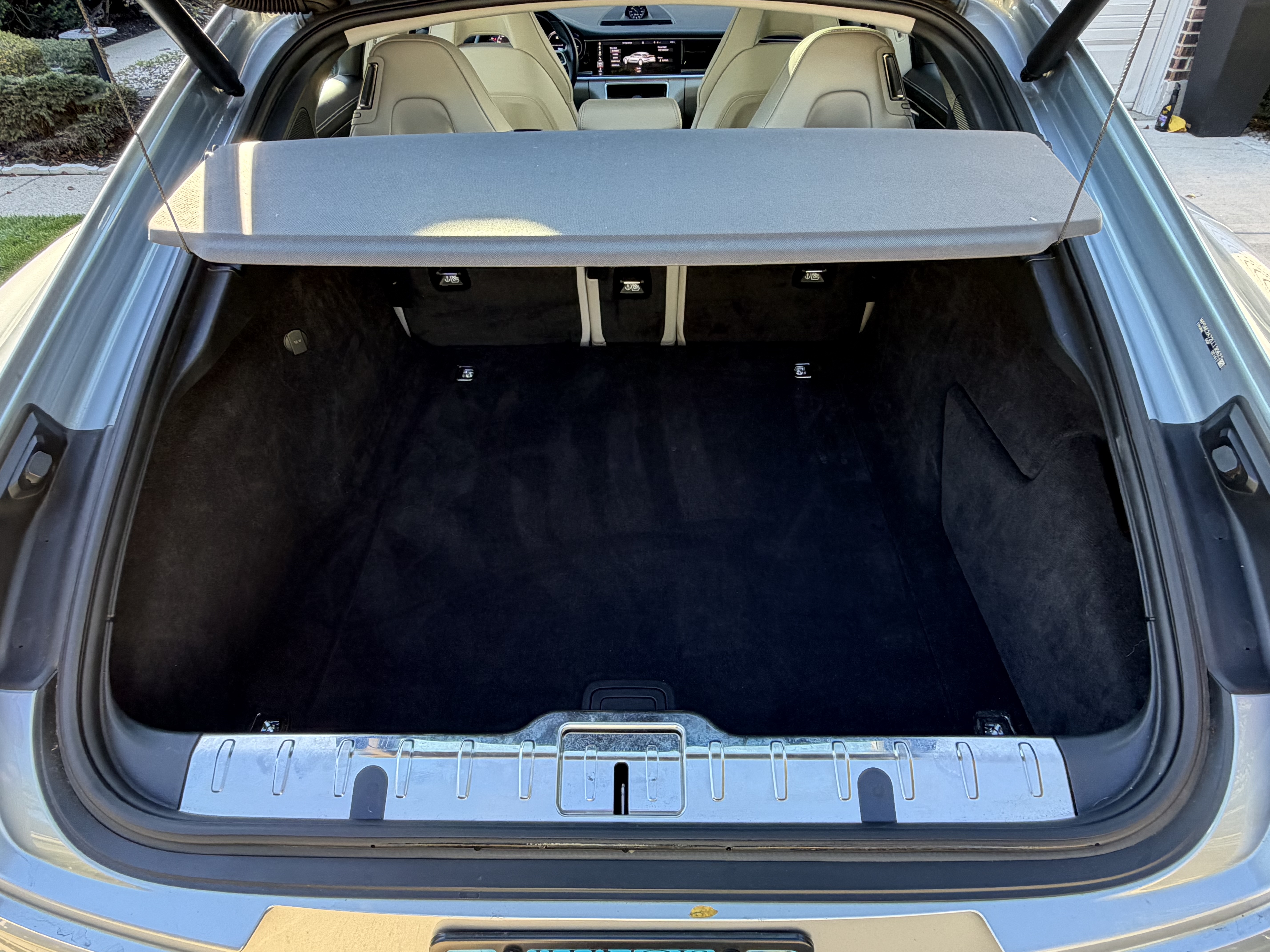 Used 2020 Porsche Panamera 4 E-Hybrid AWD/4WD image 22