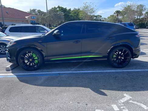Used 2022 Lamborghini Urus AWD/4WD image 6