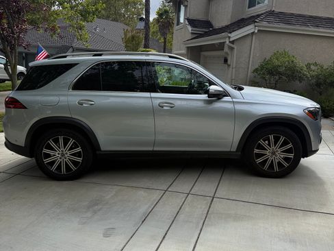 Used 2025 Mercedes-Benz GLE 350 4MATIC image 1