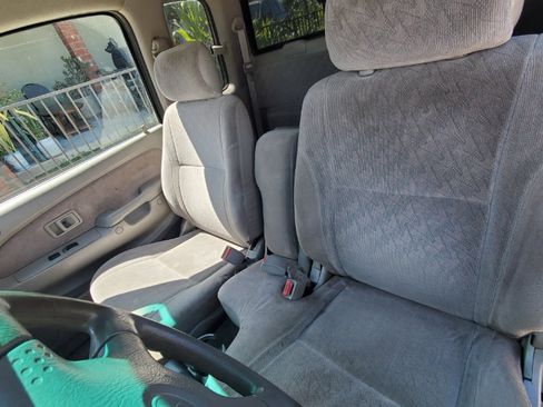 Used 2001 Toyota Tacoma PreRunner RWD image 8