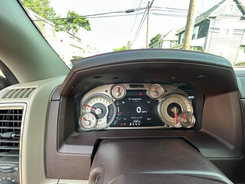 Used 2018 RAM 1500 Laramie Longhorn w/ Longhorn Southfork Package image 12