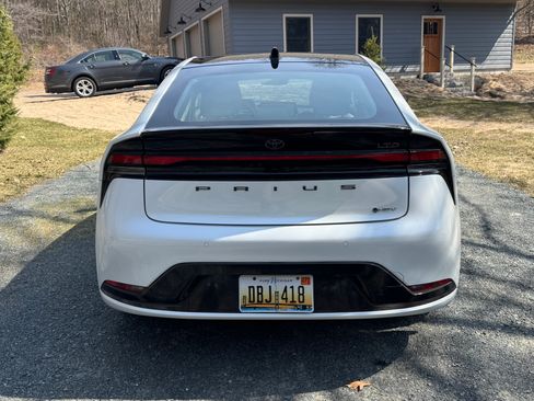 Used 2024 Toyota Prius Limited w/ Limited Premium Package image 8