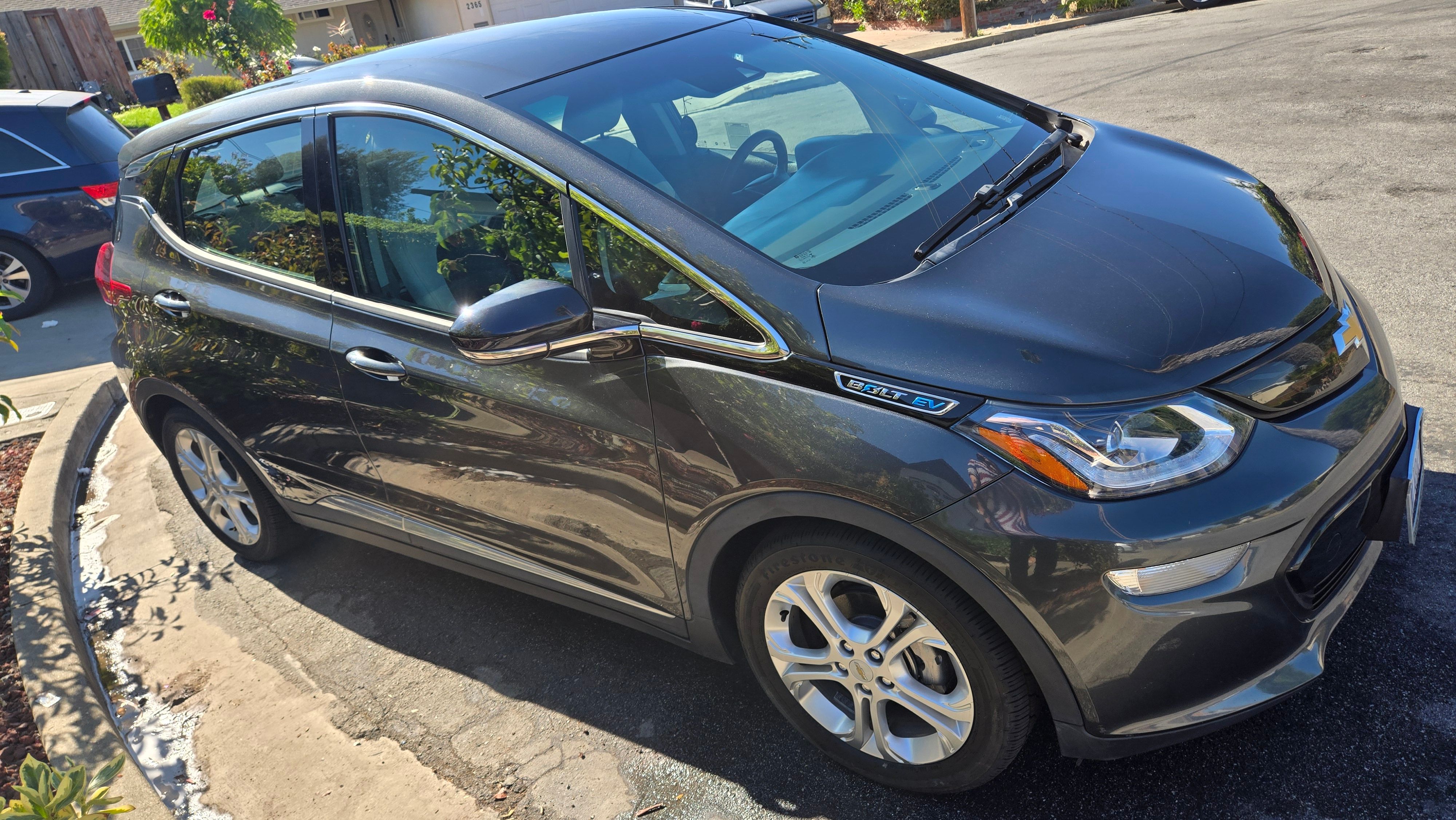 Used 2019 Chevrolet Bolt LT FWD image 1