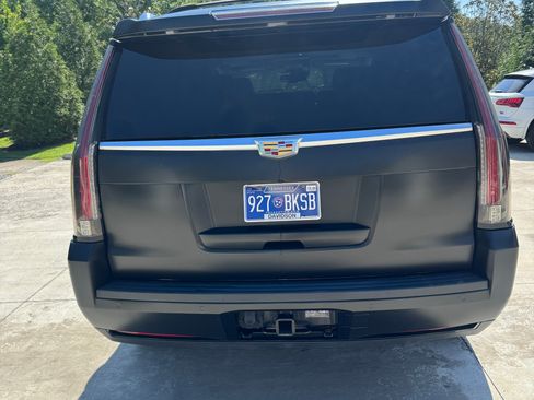 Used 2016 Cadillac Escalade Luxury RWD image 8