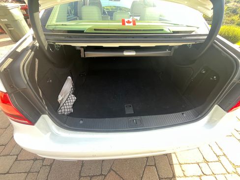 Used 2014 Mercedes-Benz E 250 BlueTEC Sedan image 14