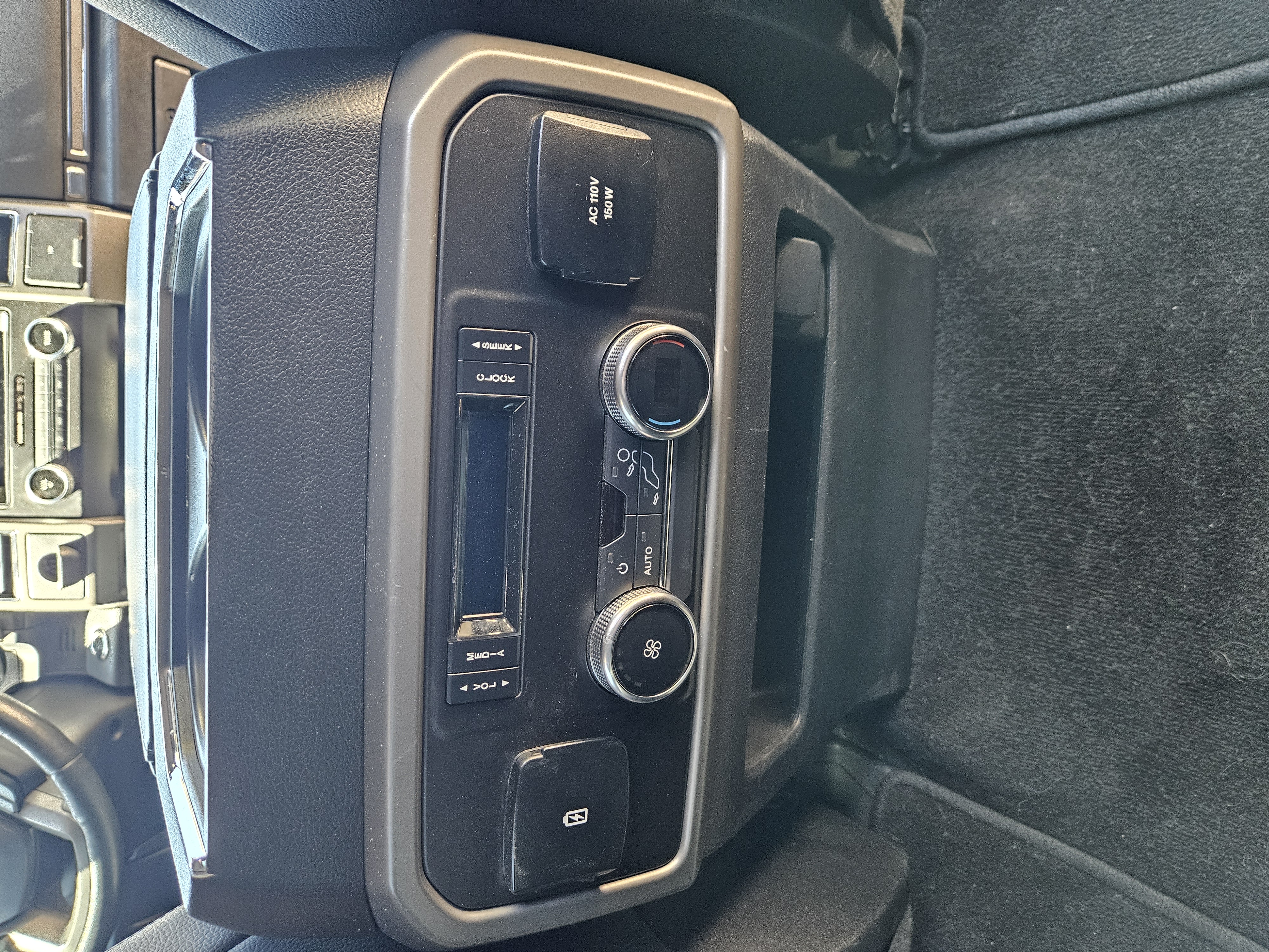 Used 2019 Ford Expedition XLT w/ Equipment Group 202A RWD image 16