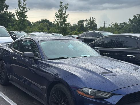 Used 2018 Ford Mustang Coupe w/ Equipment Group 101A image 6