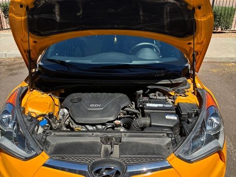 Used 2016 Hyundai Veloster w/ Option Group 02 image 11