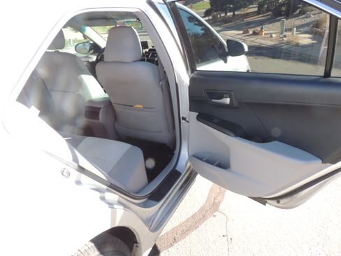 Used 2013 Toyota Camry LE image 13