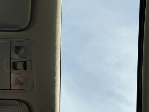 Used 2012 Hyundai Elantra Limited w/ Technology Pkg 5 image 16