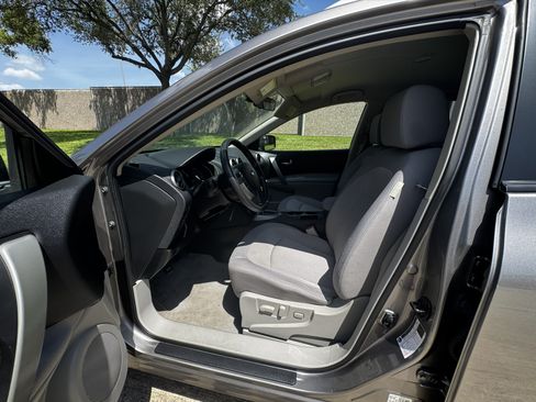 Used 2012 Nissan Rogue SV FWD image 12