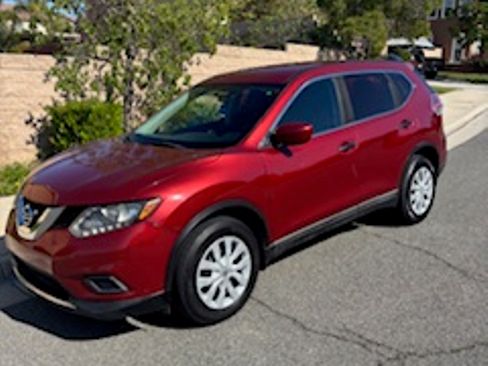 Used 2016 Nissan Rogue S image 1