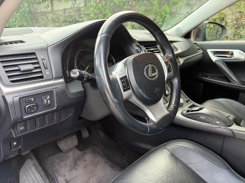 Used 2012 Lexus CT 200h Premium w/ Leather Pkg image 23