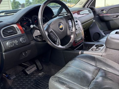 Used 2011 Chevrolet Silverado 2500 LTZ w/ LTZ Plus Package image 6