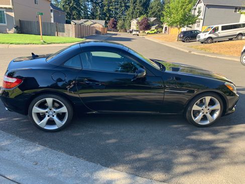 Used 2012 Mercedes-Benz SLK 350 image 12