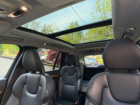 Used 2021 Volvo XC90 T6 Momentum AWD/4WD image 6