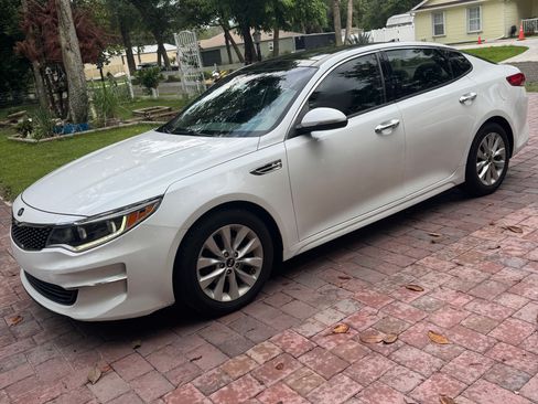 Used 2016 Kia Optima EX w/ Option Group 040 FWD image 4
