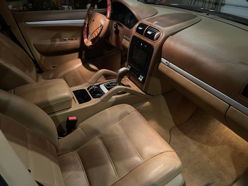 Used 2009 Porsche Cayenne image 15