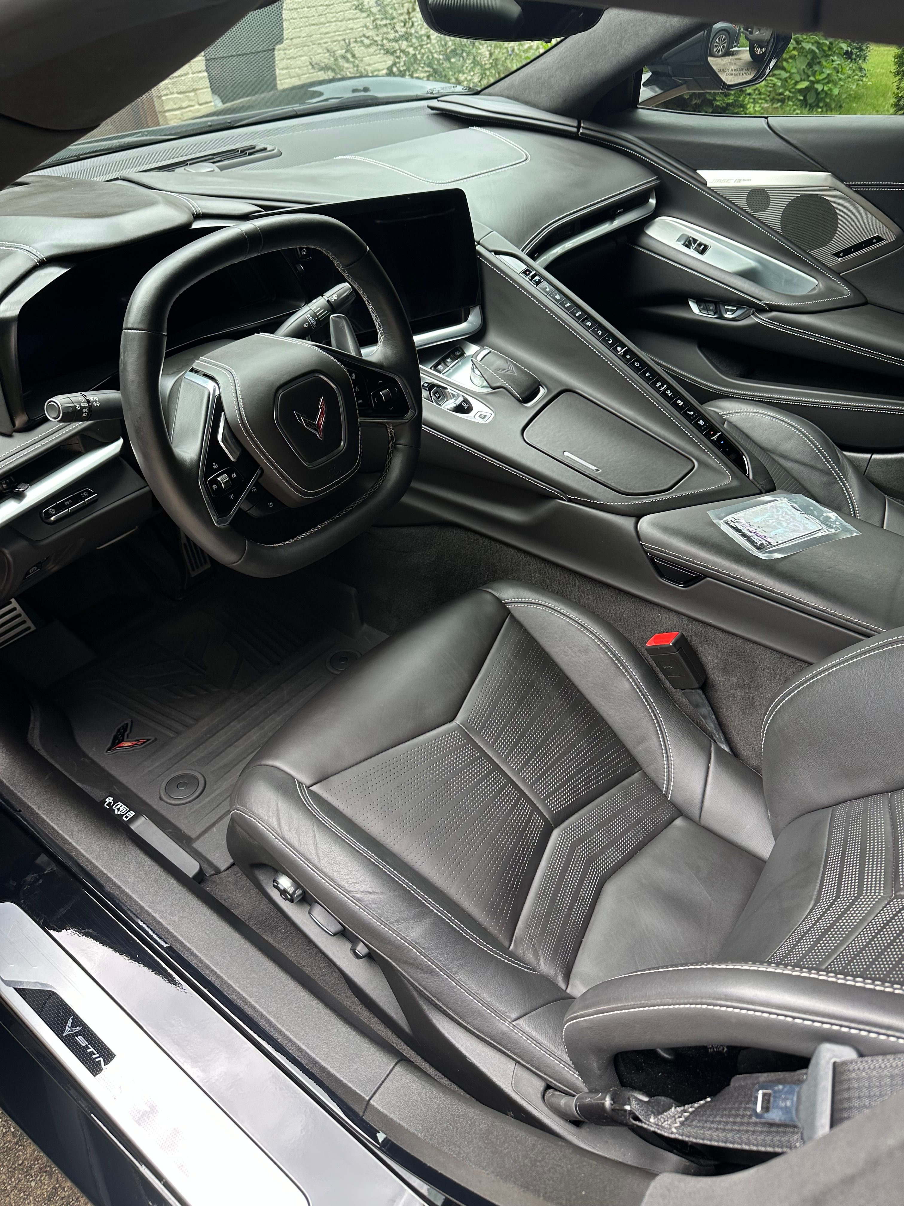 Used 2022 Chevrolet Corvette Stingray Premium Conv w/ Z51 Performance Package RWD image 5
