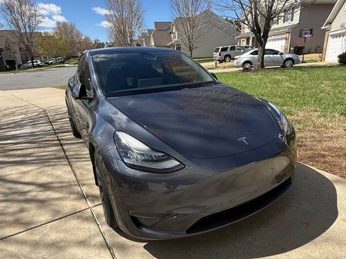 Used 2021 Tesla Model Y Long Range image 2