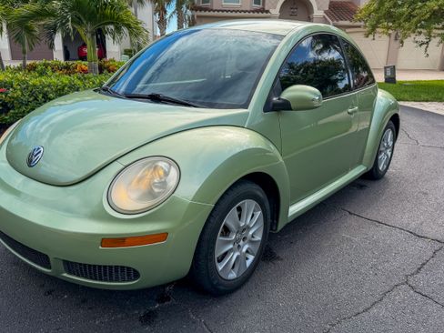 Used 2009 Volkswagen Beetle Coupe FWD image 15