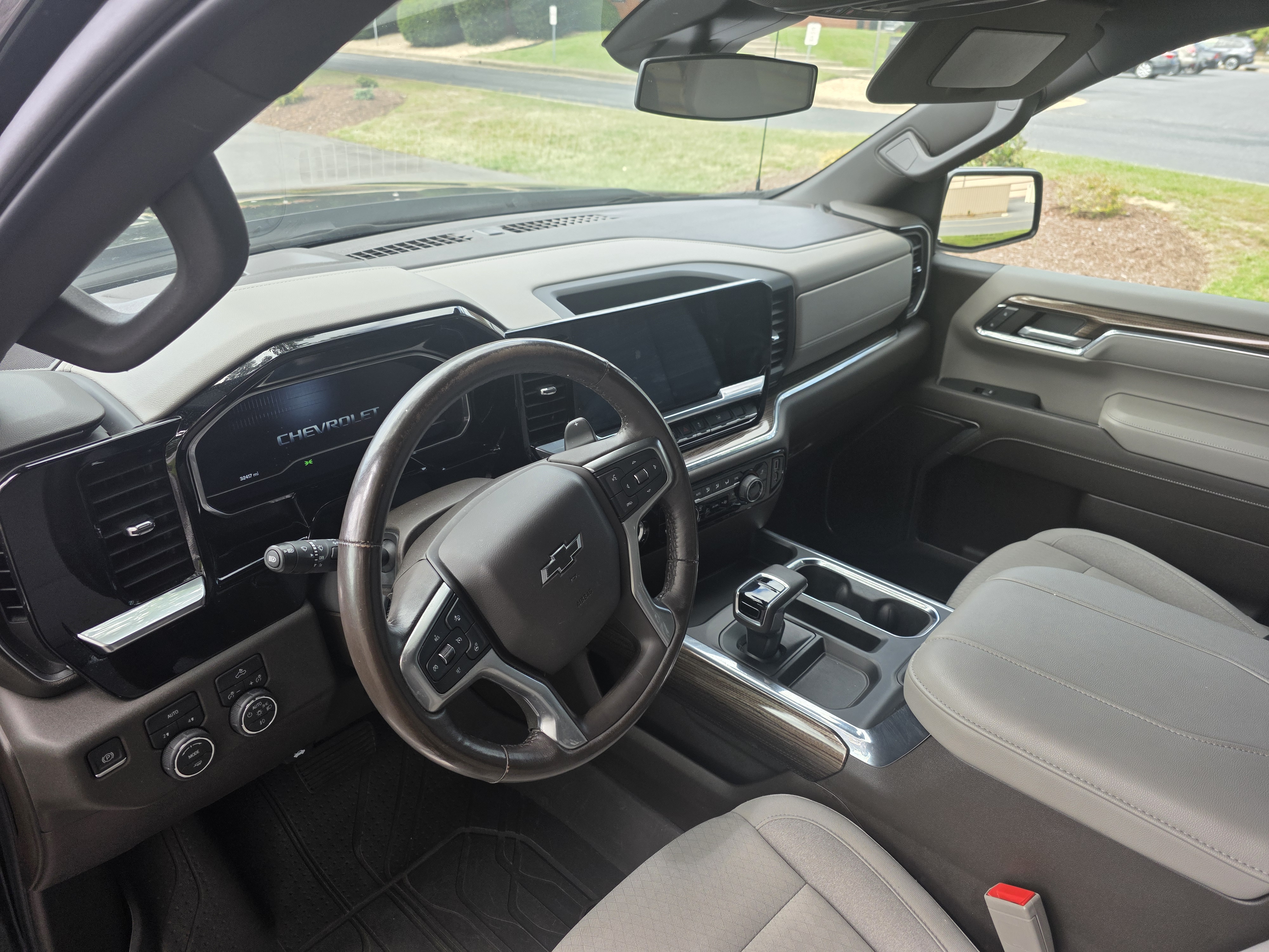 Used 2023 Chevrolet Silverado 1500 RST w/ Redline Edition AWD/4WD image 6