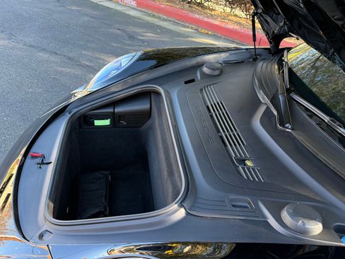 Used 2018 Porsche 911 Carrera 4S image 20