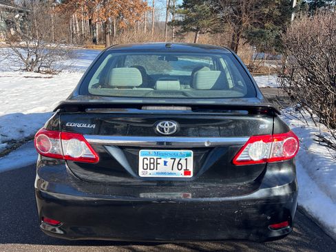Used 2011 Toyota Corolla LE image 2