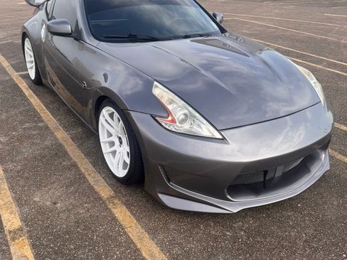 Used 2016 Nissan 370Z Coupe RWD image 1