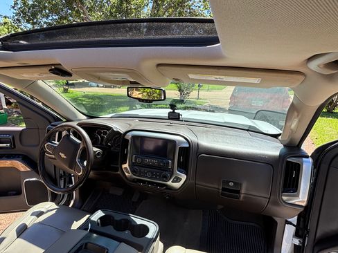 Used 2018 Chevrolet Silverado 1500 LTZ AWD/4WD image 12